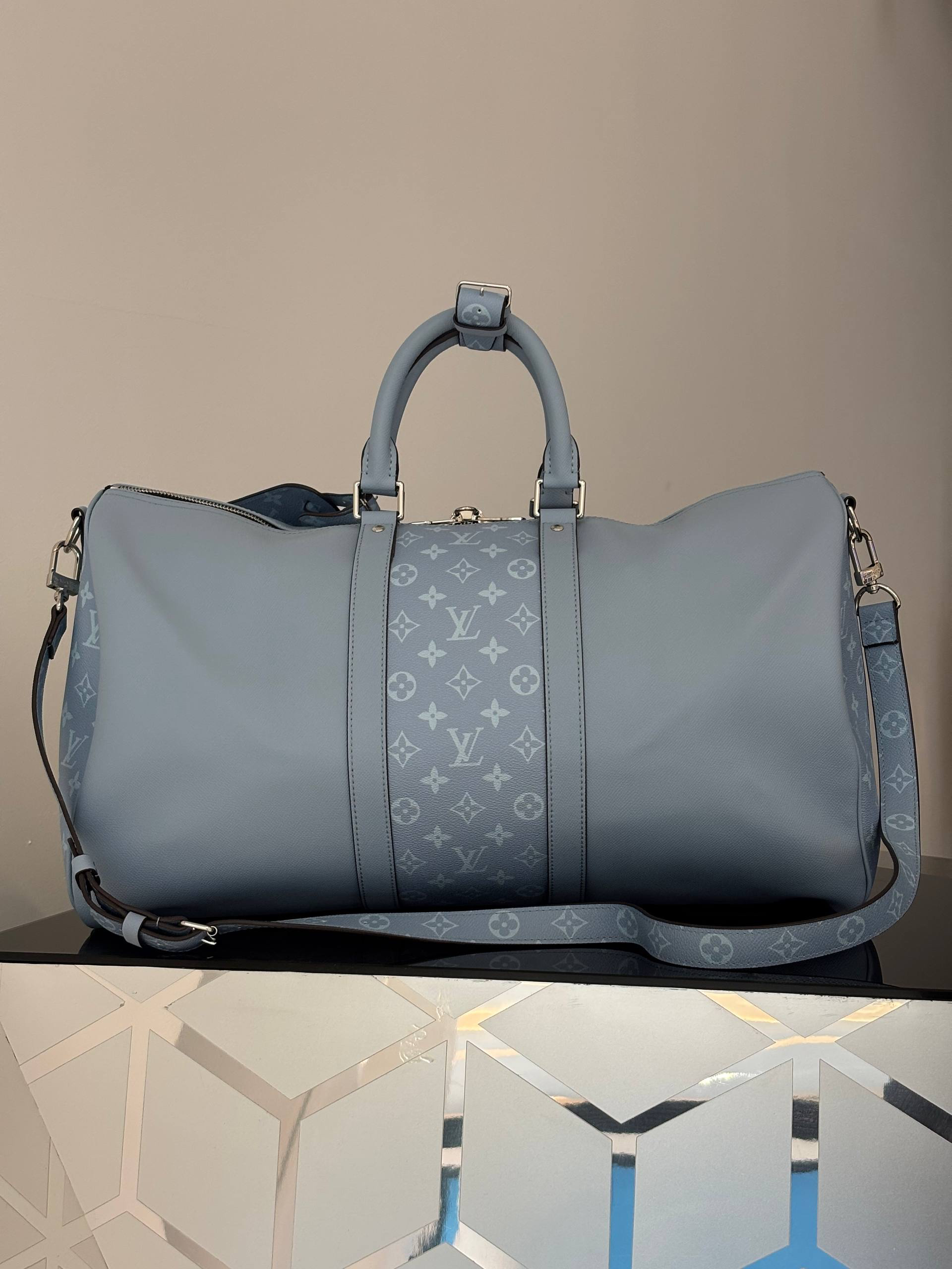 ДОРОЖНАЯ СУМКА LOUIS VUITTON детальное фото