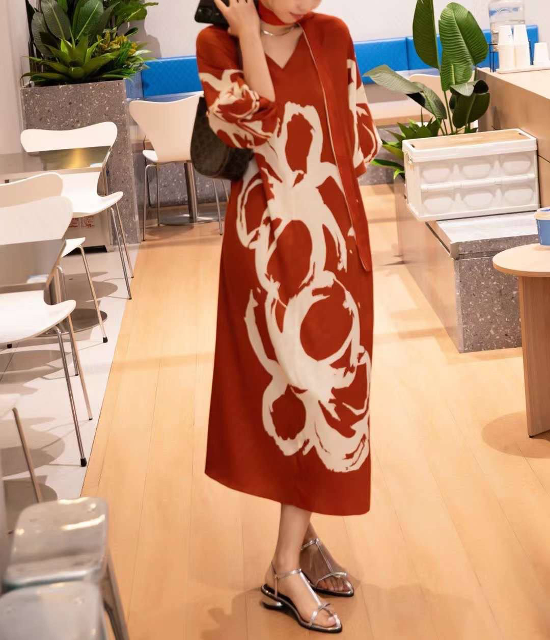 ПЛАТЬЕ HERMES детальное фото