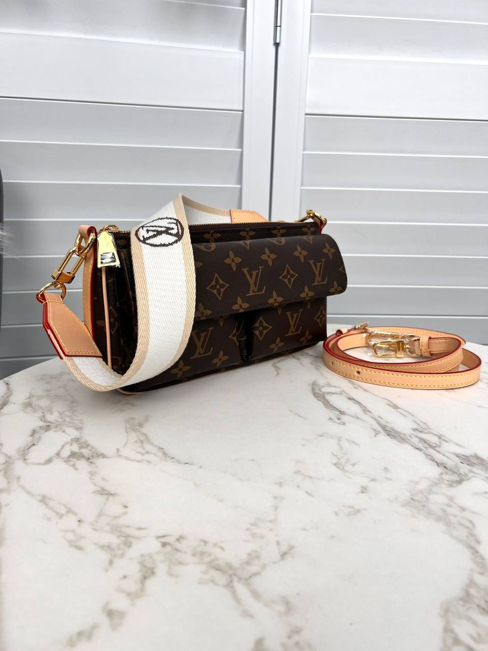 СУМКА LOUIS VUITTON детальное фото