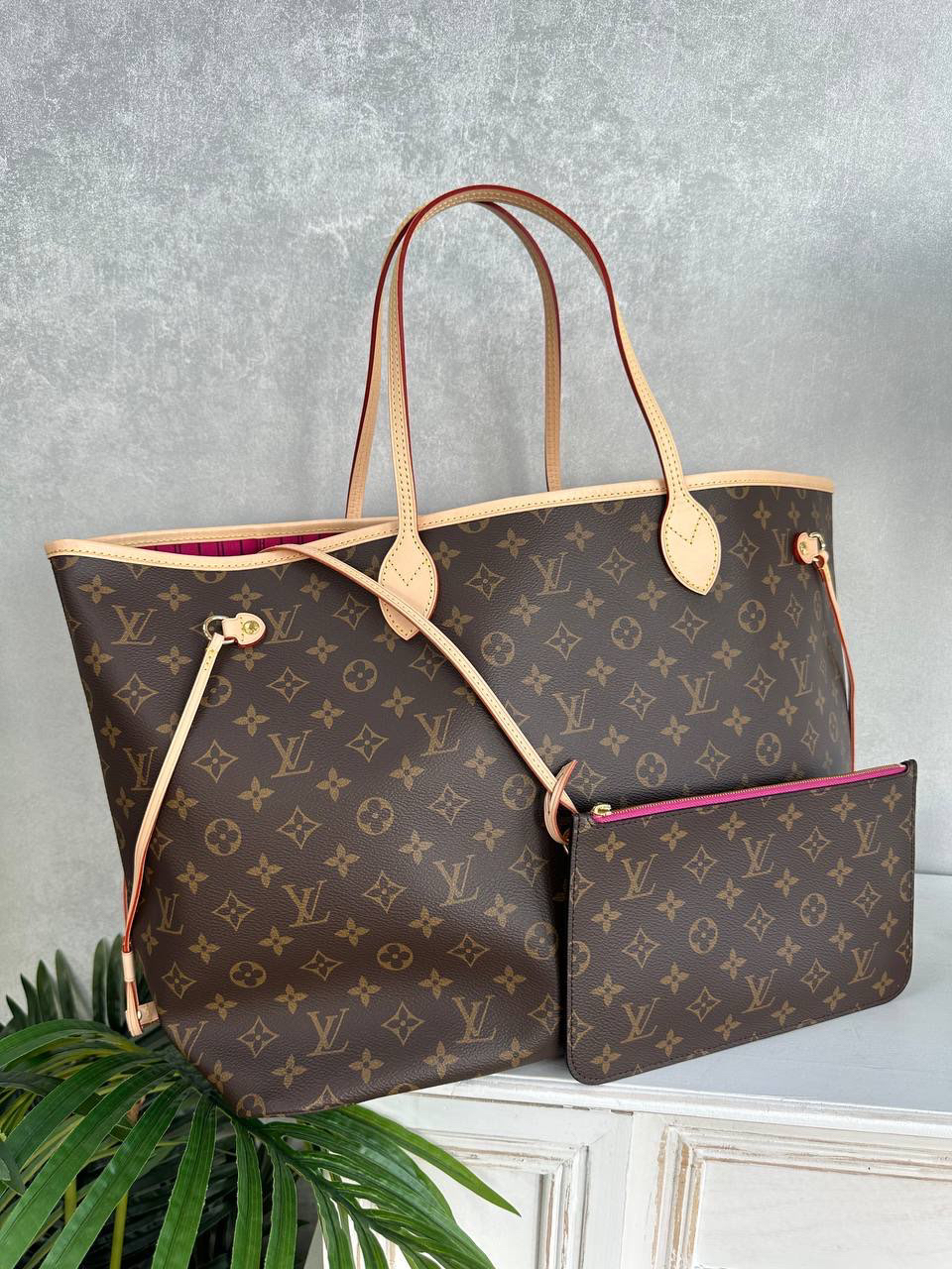 СУМКА LOUIS VUITTON NEVERFULL детальное фото