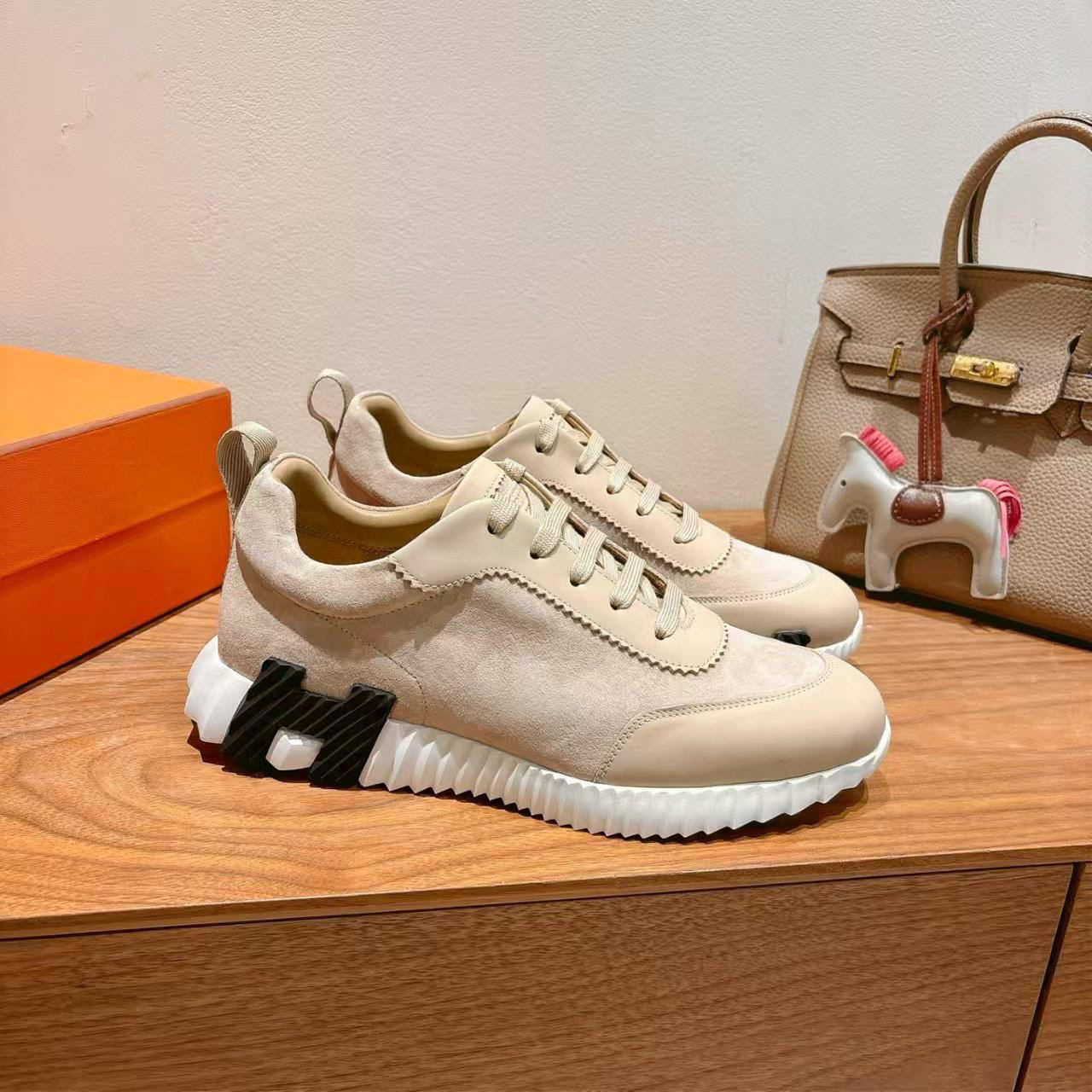 МУЖСКИЕ КРОССОВКИ HERMES детальное фото