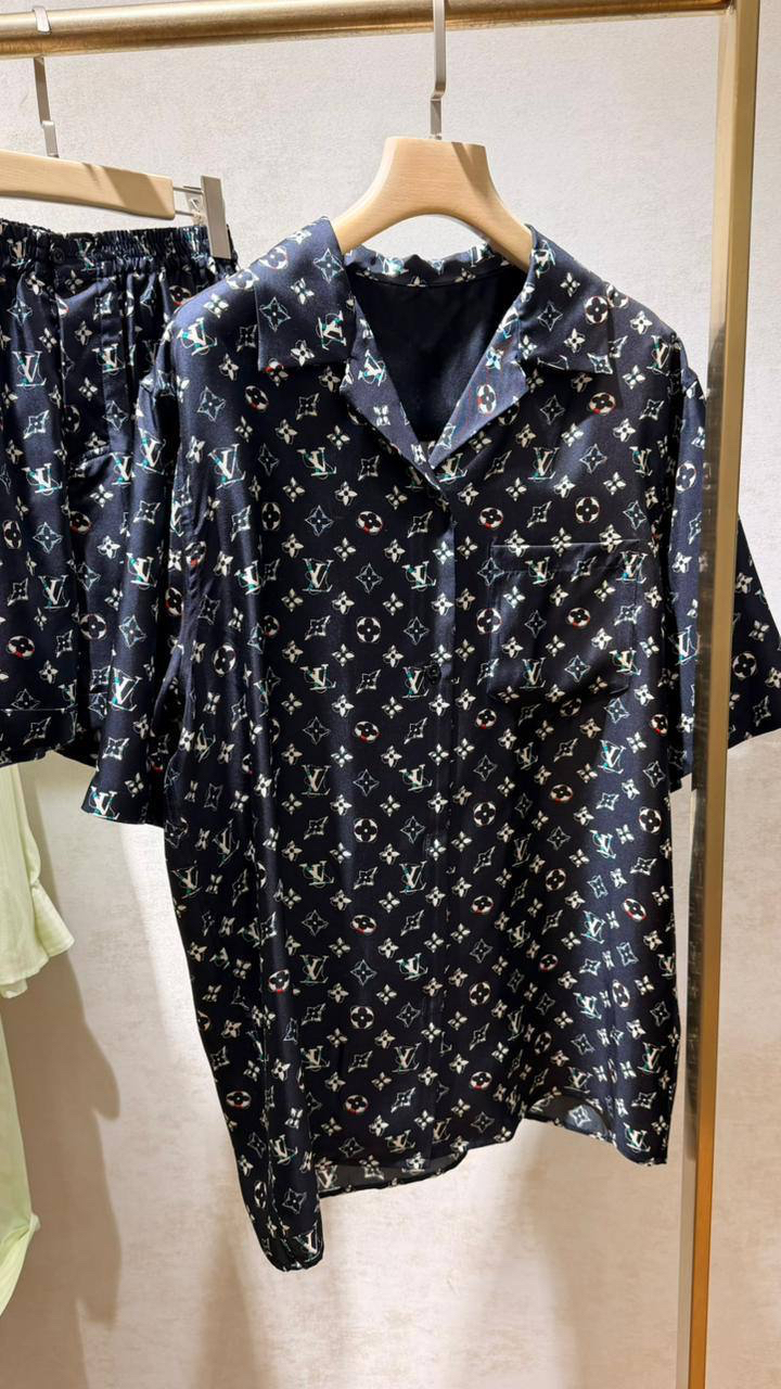 КОСТЮМ LOUIS VUITTON детальное фото