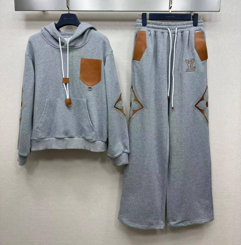 КОСТЮМ LOUIS VUITTON фото