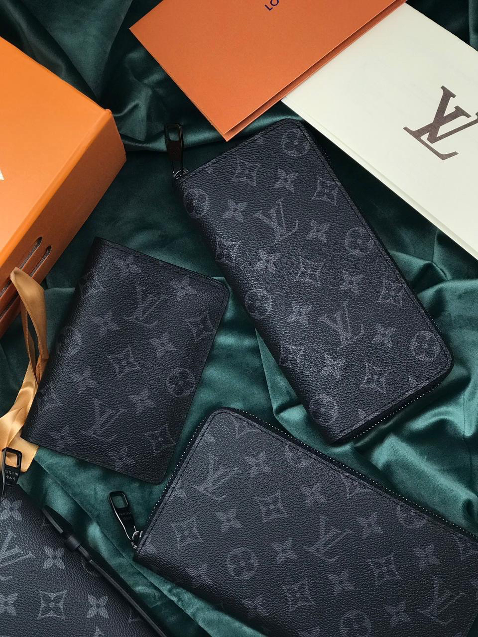МУЖСКОЙ ПОРТМОНЕ LOUIS VUITTON детальное фото