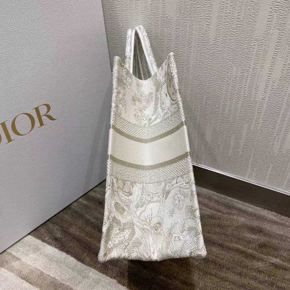 СУМКА CHRISTIAN DIOR BOOK 36 детальное фото