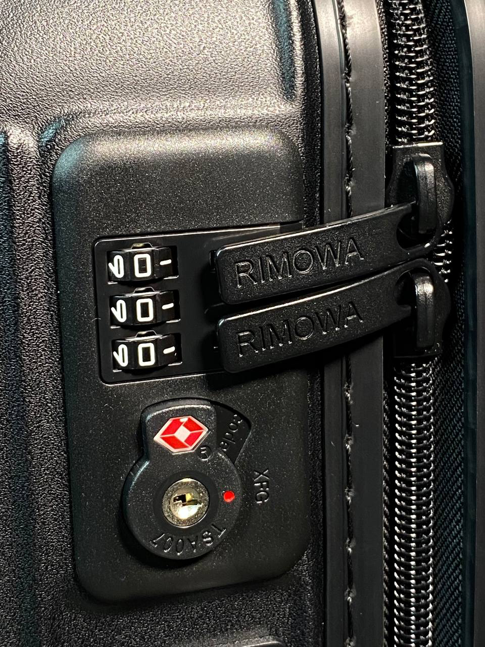 ЧЕМОДАН RIMOWA детальное фото