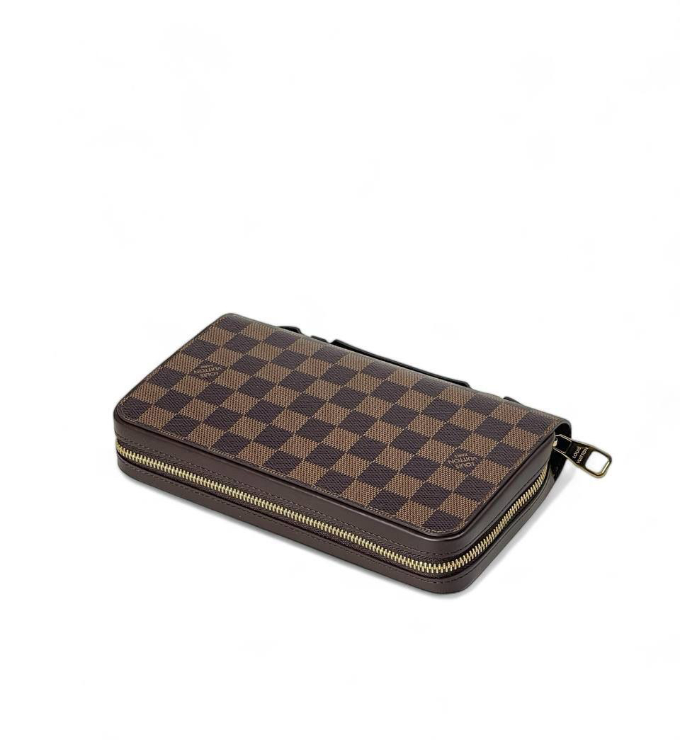 МУЖСКОЙ КЛАТЧ LOUIS VUITTON детальное фото