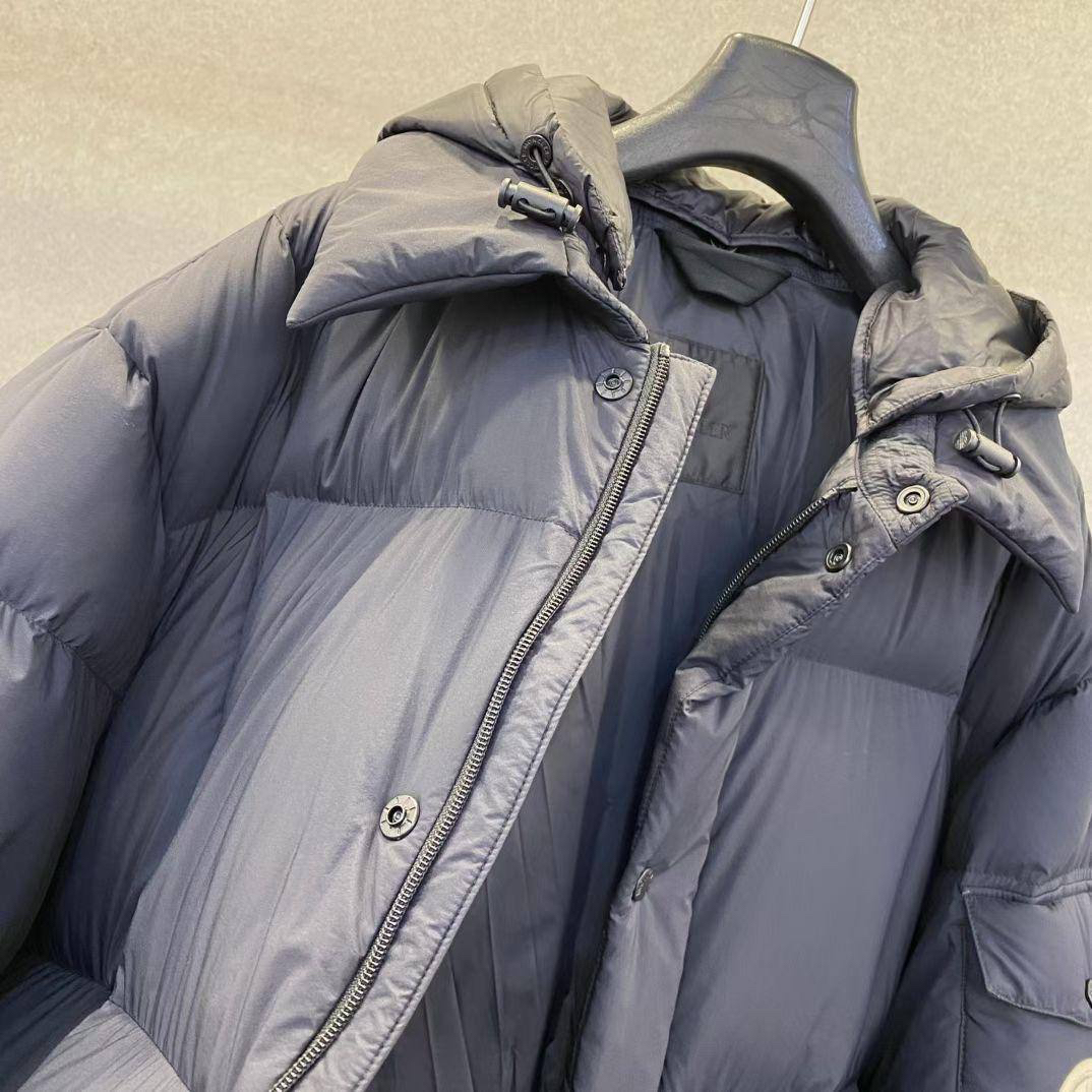МУЖСКОЙ ПУХОВИК MONCLER детальное фото