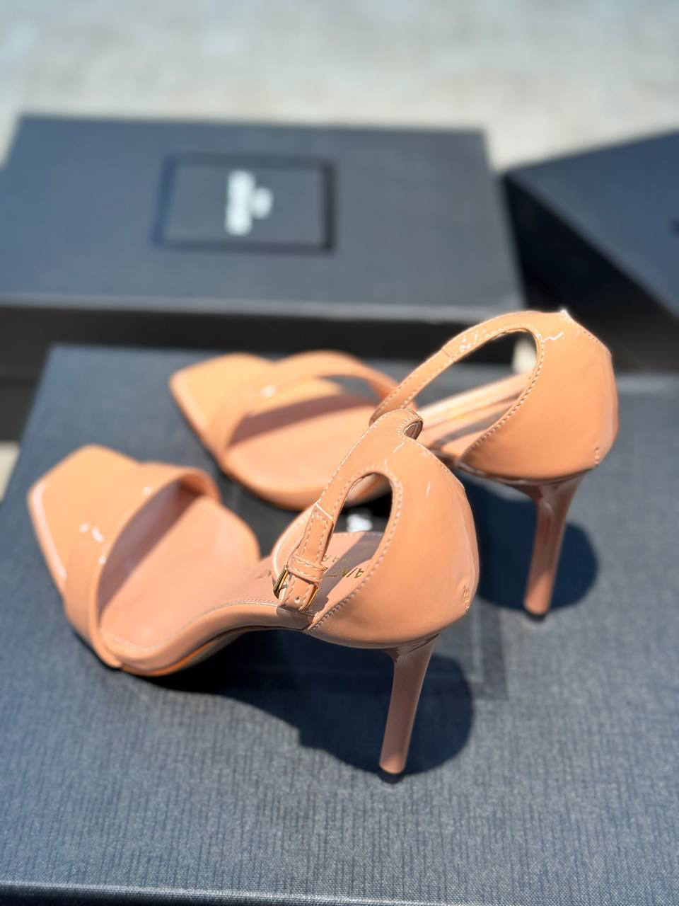 БОСОНОЖКИ SAINT LAURENT детальное фото