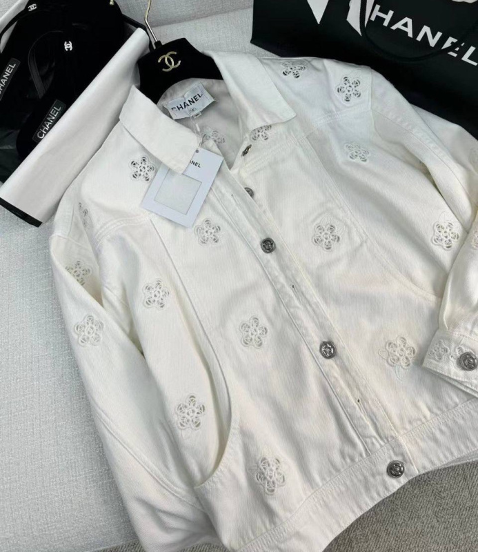 КУРТКА ДЖИНСОВКА CHANEL фото