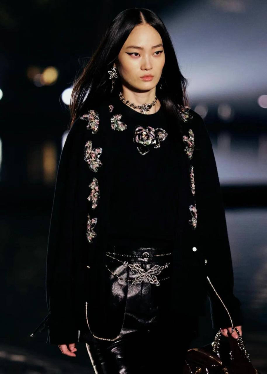 СВИТЕР CHANEL детальное фото