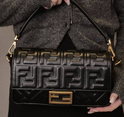 СУМКА FENDI BAGUETTE фото