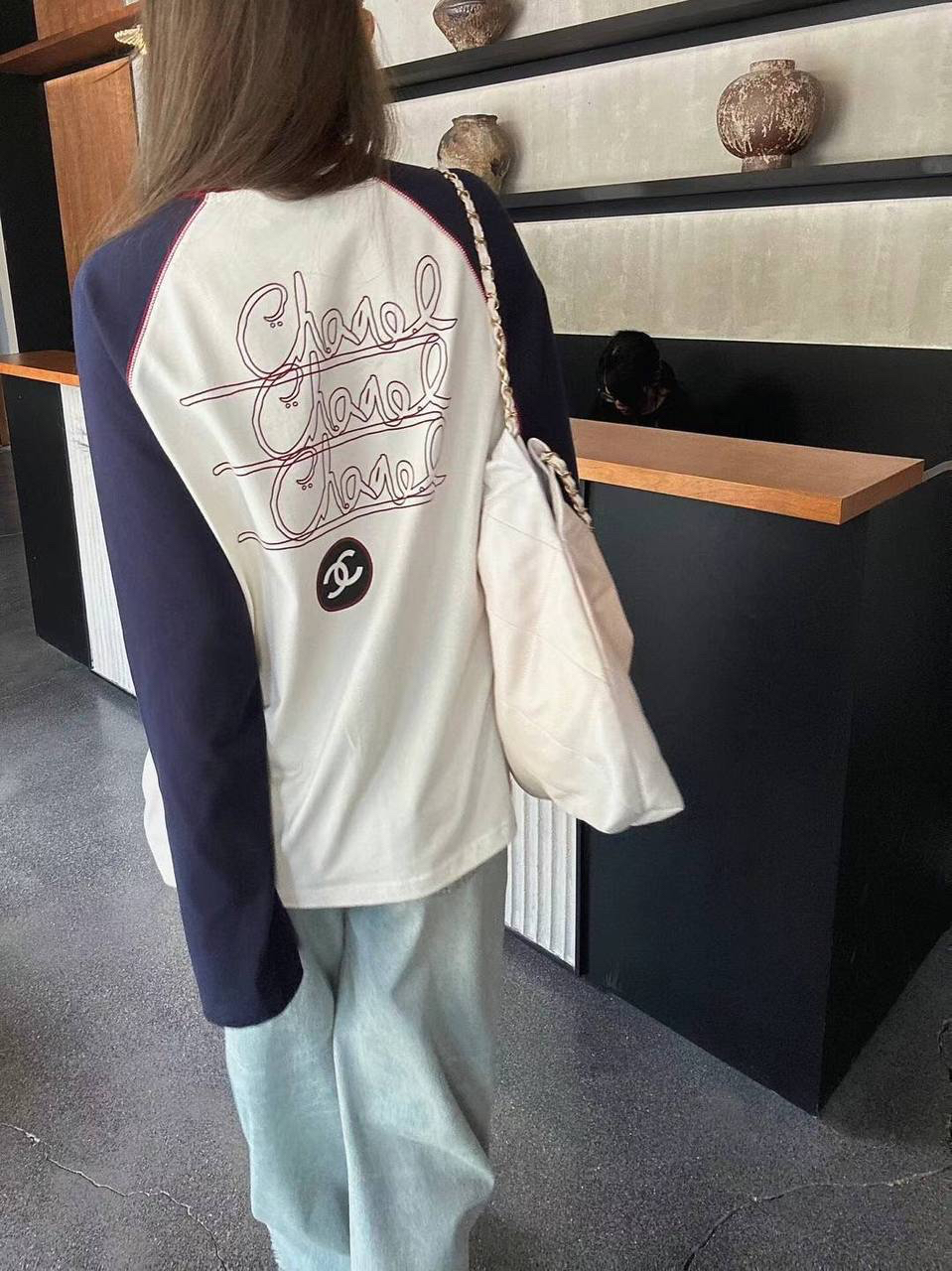 ТОЛСТОВКА CHANEL детальное фото