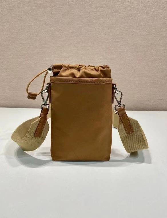 МУЖСКАЯ СУМКА МЕССЕНДЖЕР PRADA детальное фото