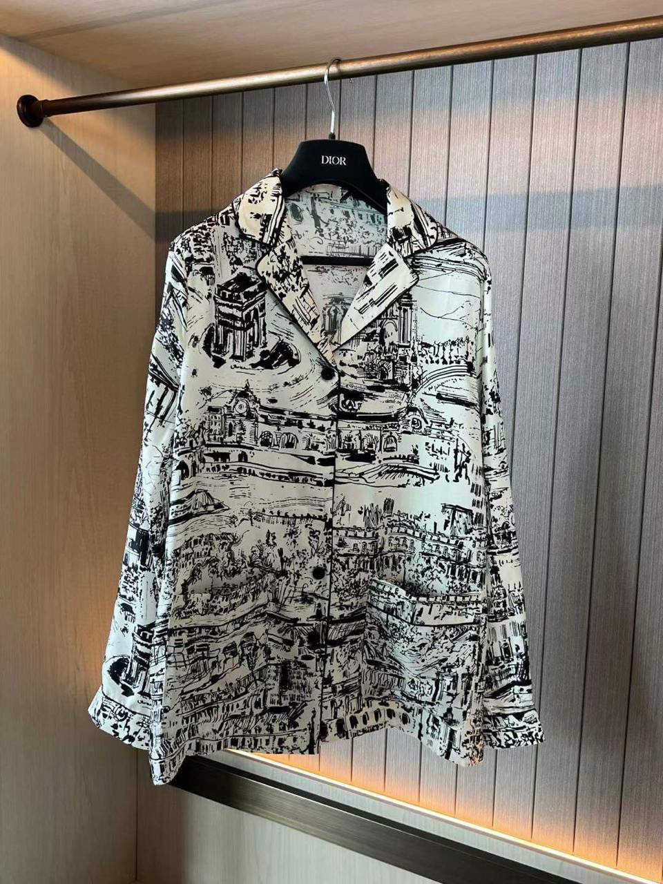 КОСТЮМ DIOR детальное фото