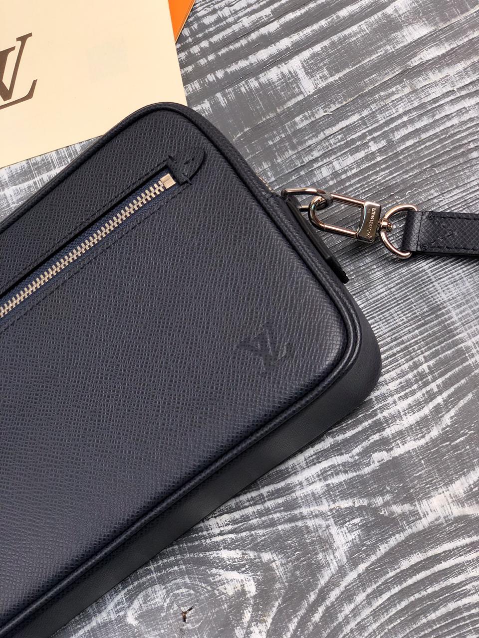 МУЖСКОЙ КЛАТЧ LOUIS VUITTON детальное фото