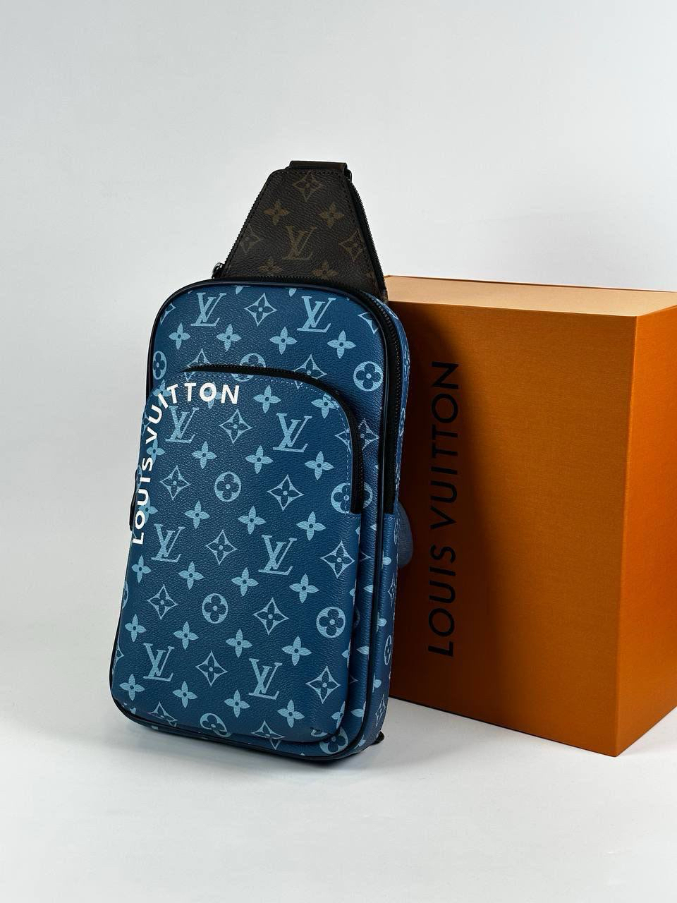 МУЖСКАЯ СУМКА СЛИНГ LOUIS VUITTON детальное фото