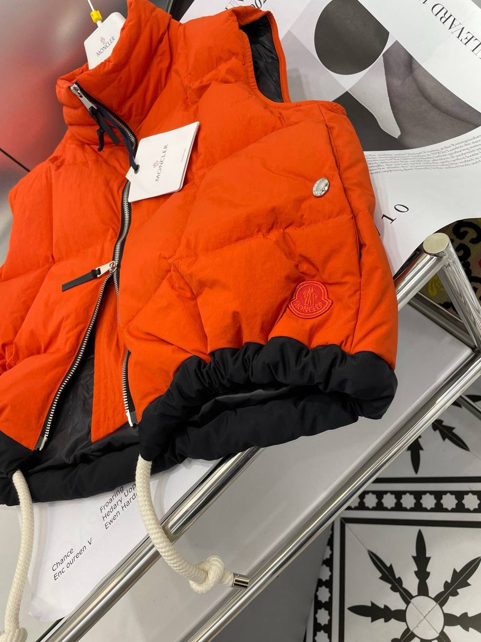 ЖИЛЕТ MONCLER детальное фото