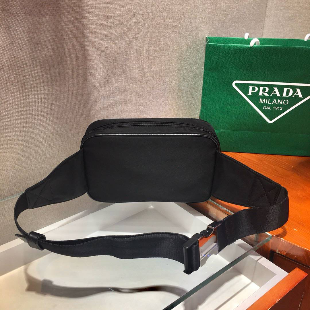 МУЖСКАЯ СУМКА СЛИНГ PRADA детальное фото