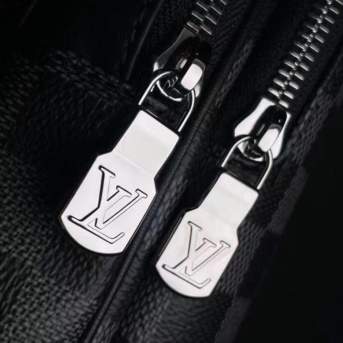 МУЖСКАЯ СУМКА СЛИНГ LOUIS VUITTON детальное фото