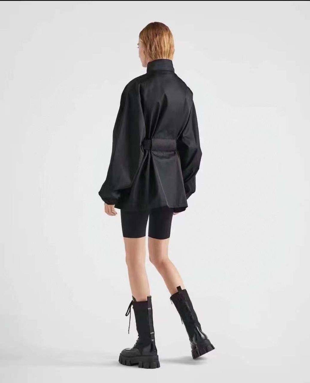 ПЛАЩ PRADA детальное фото