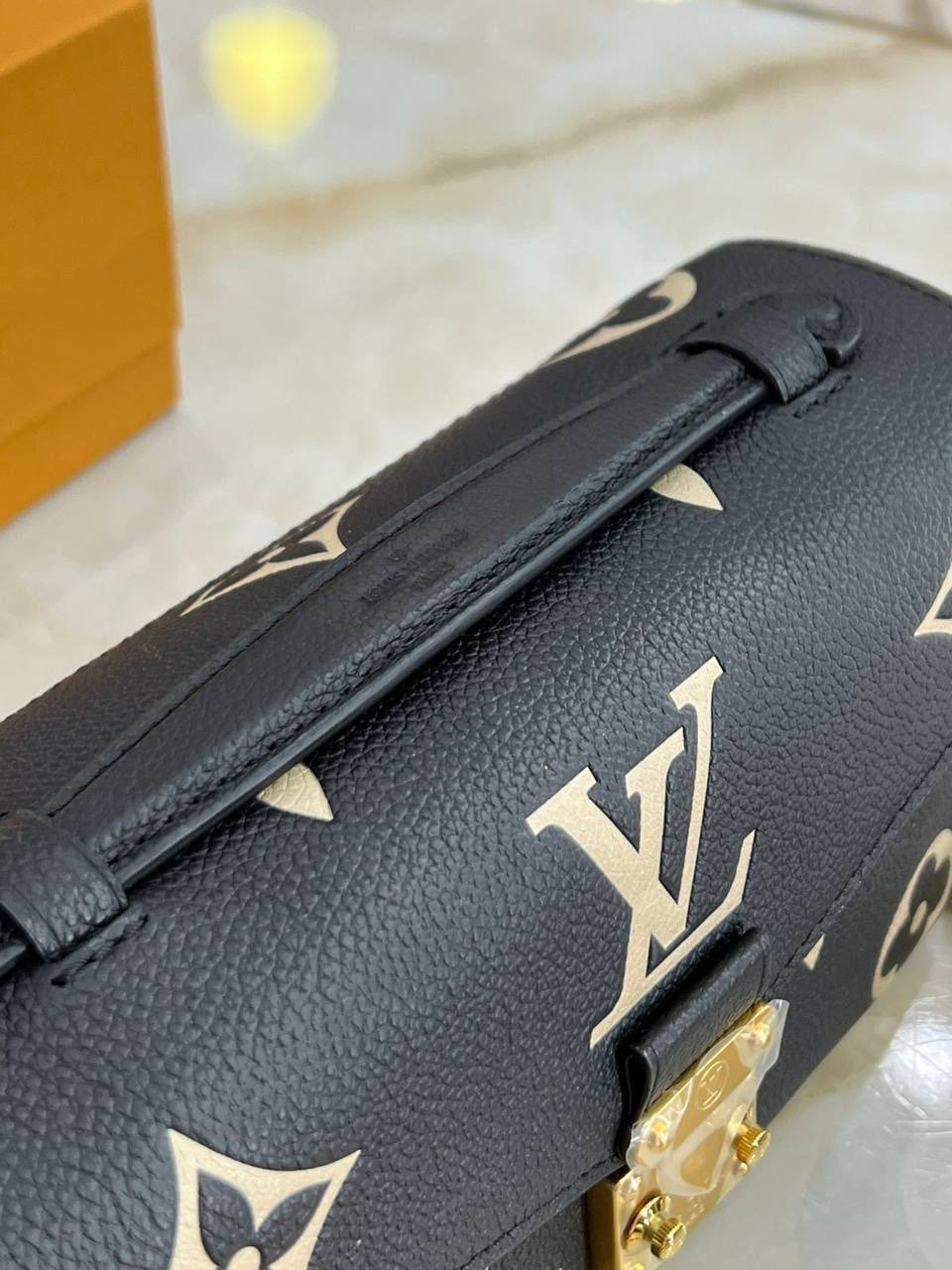 СУМКА LOUIS VUITTON POCHETTE METIS детальное фото