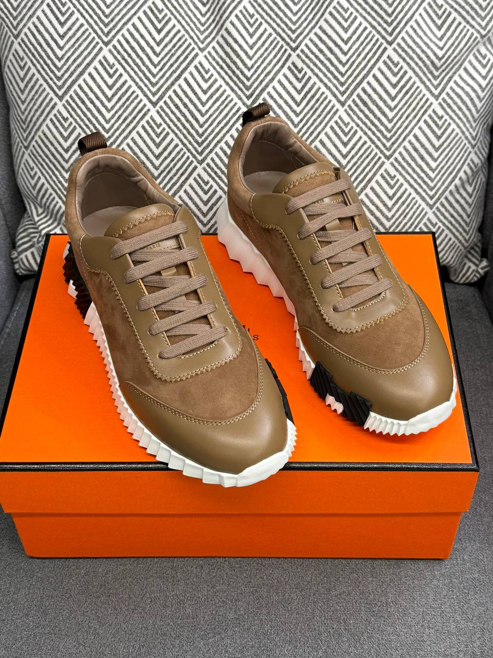 МУЖСКИЕ КРОССОВКИ HERMES детальное фото