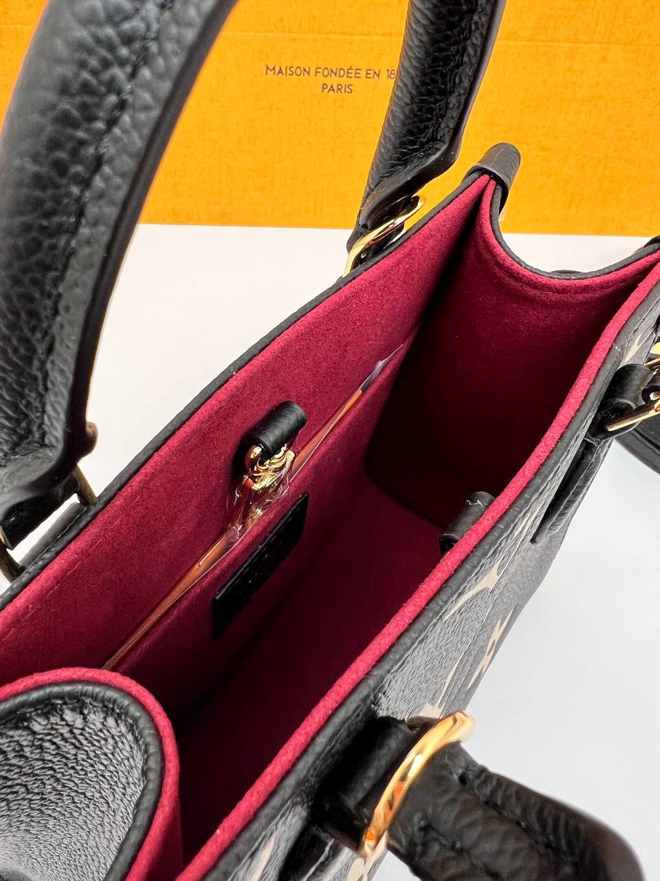 СУМКА LOUIS VUITTON детальное фото