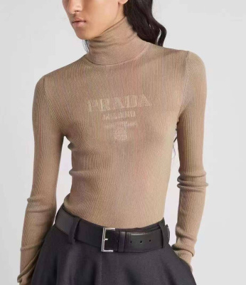 ВОДОЛАЗКА PRADA фото