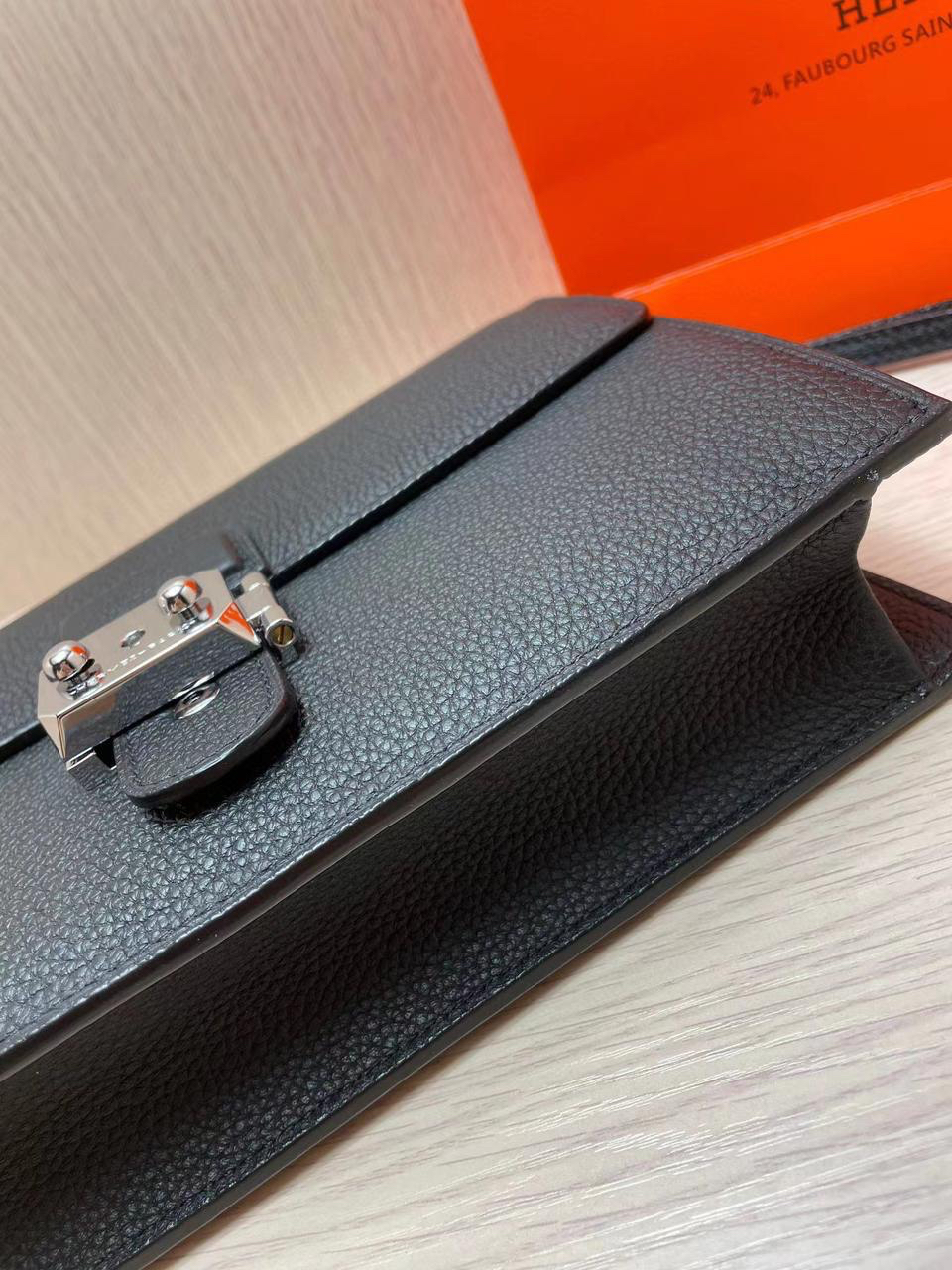 МУЖСКОЙ КЛАТЧ HERMES детальное фото