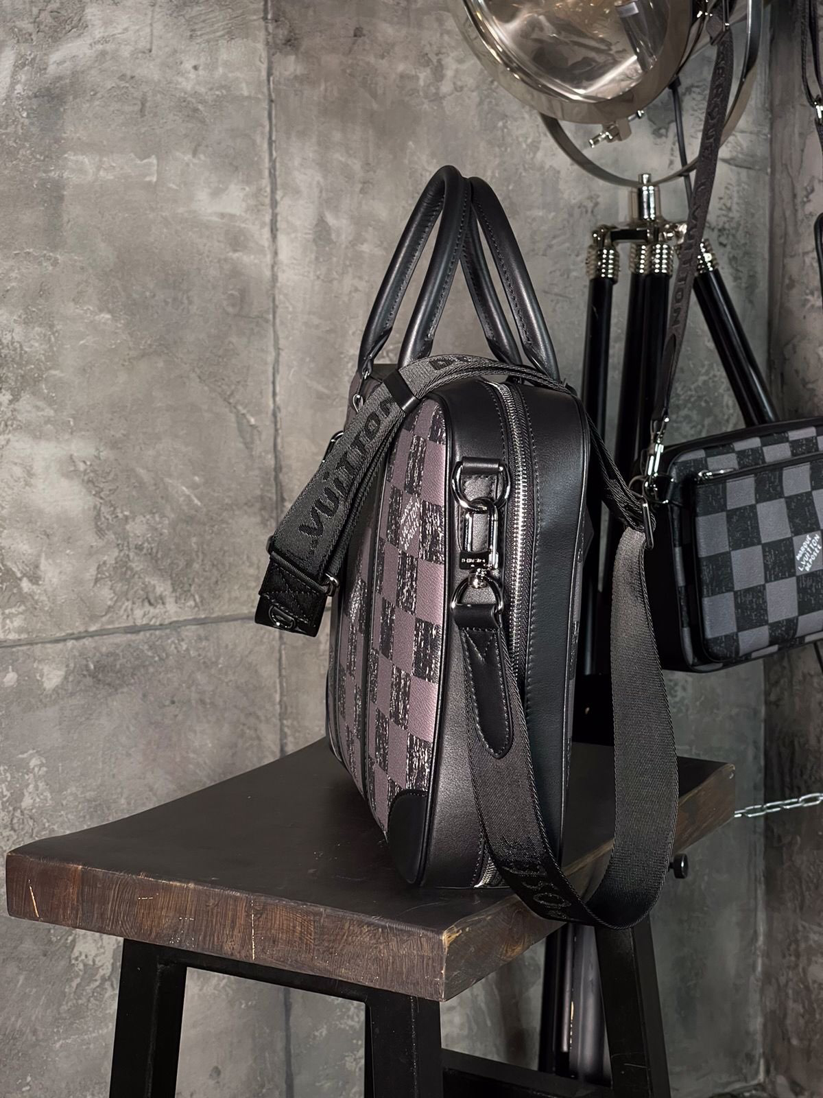 МУЖСКОЙ ПОРТФЕЛЬ LOUIS VUITTON детальное фото