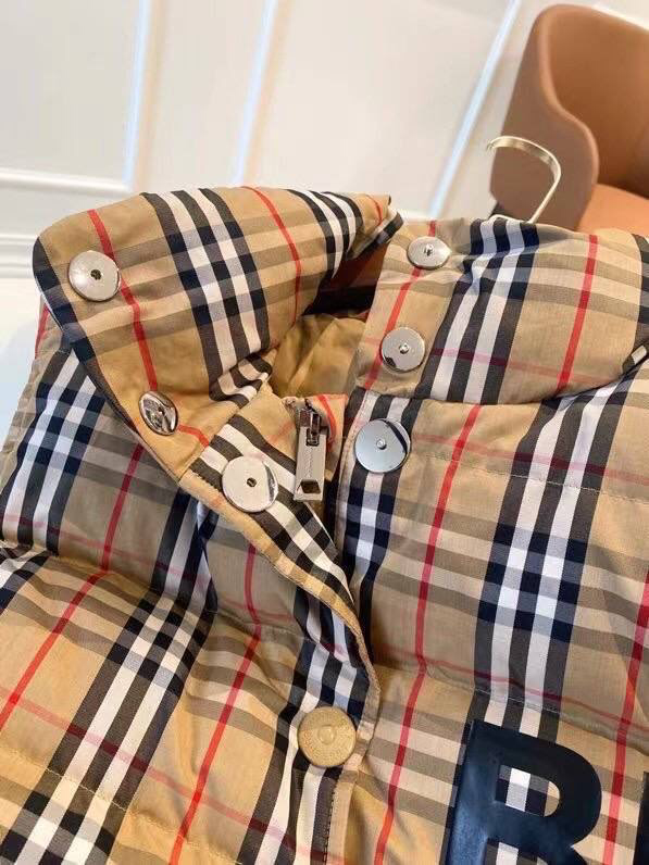 ЖИЛЕТ BURBERRY детальное фото