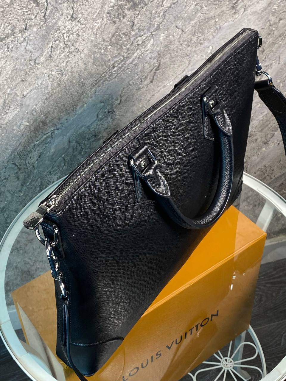 МУЖСКОЙ ПОРТФЕЛЬ LOUIS VUITTON детальное фото