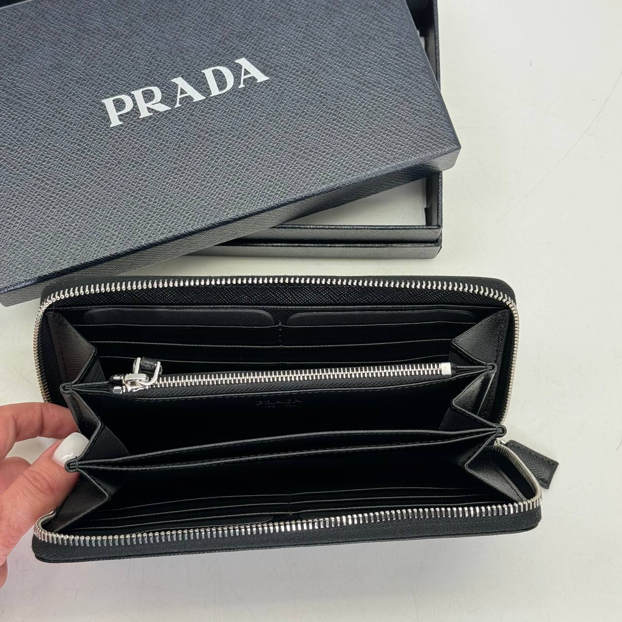 МУЖСКОЙ КОШЕЛЕК PRADA детальное фото