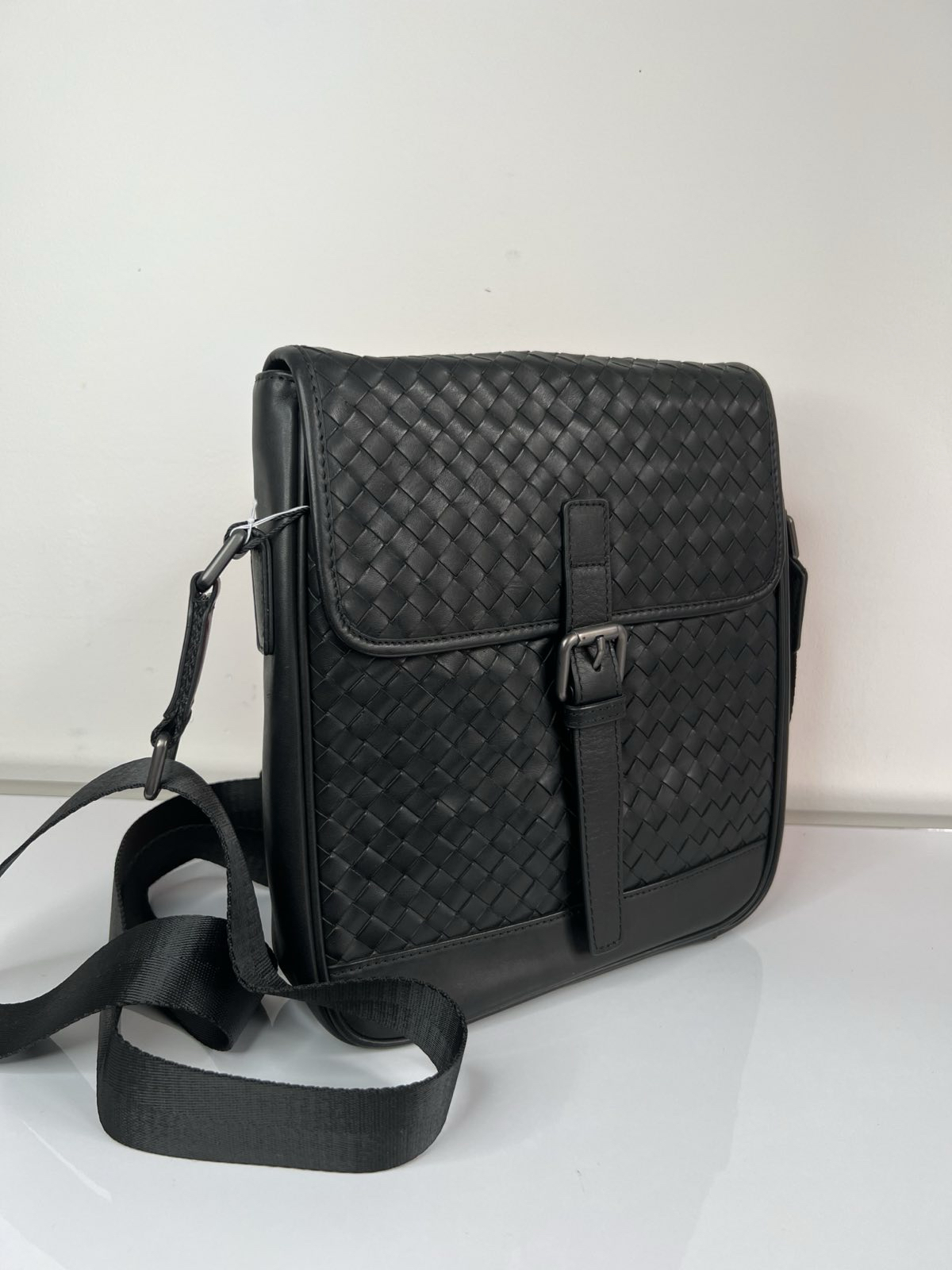 МУЖСКАЯ СУМКА МЕССЕНДЖЕР BOTTEGA VENETA детальное фото