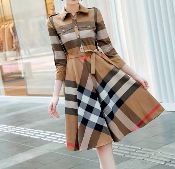 ПЛАТЬЕ BURBERRY детальное фото