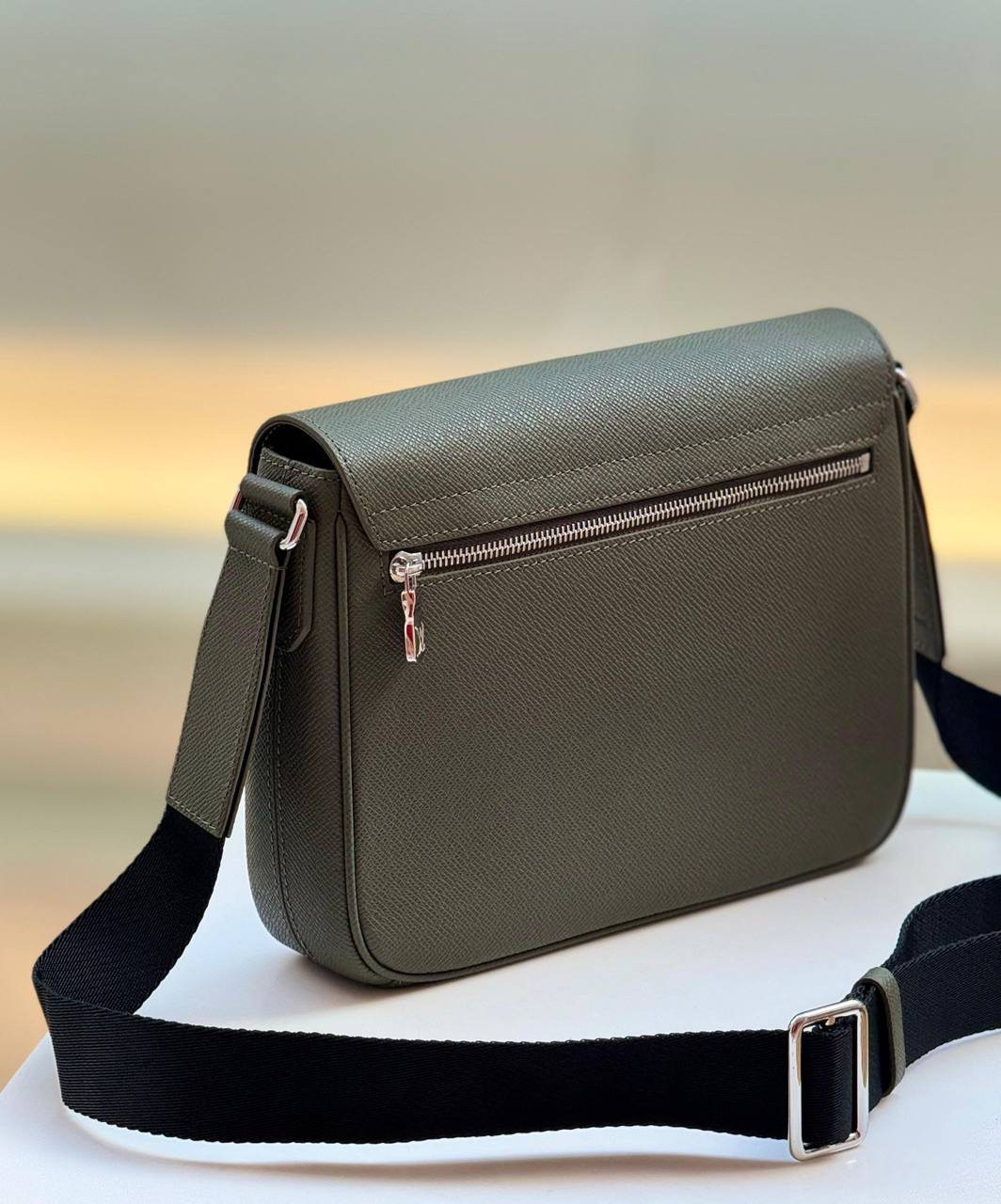 МУЖСКАЯ СУМКА МЕССЕНДЖЕР LOUIS VUITTON детальное фото