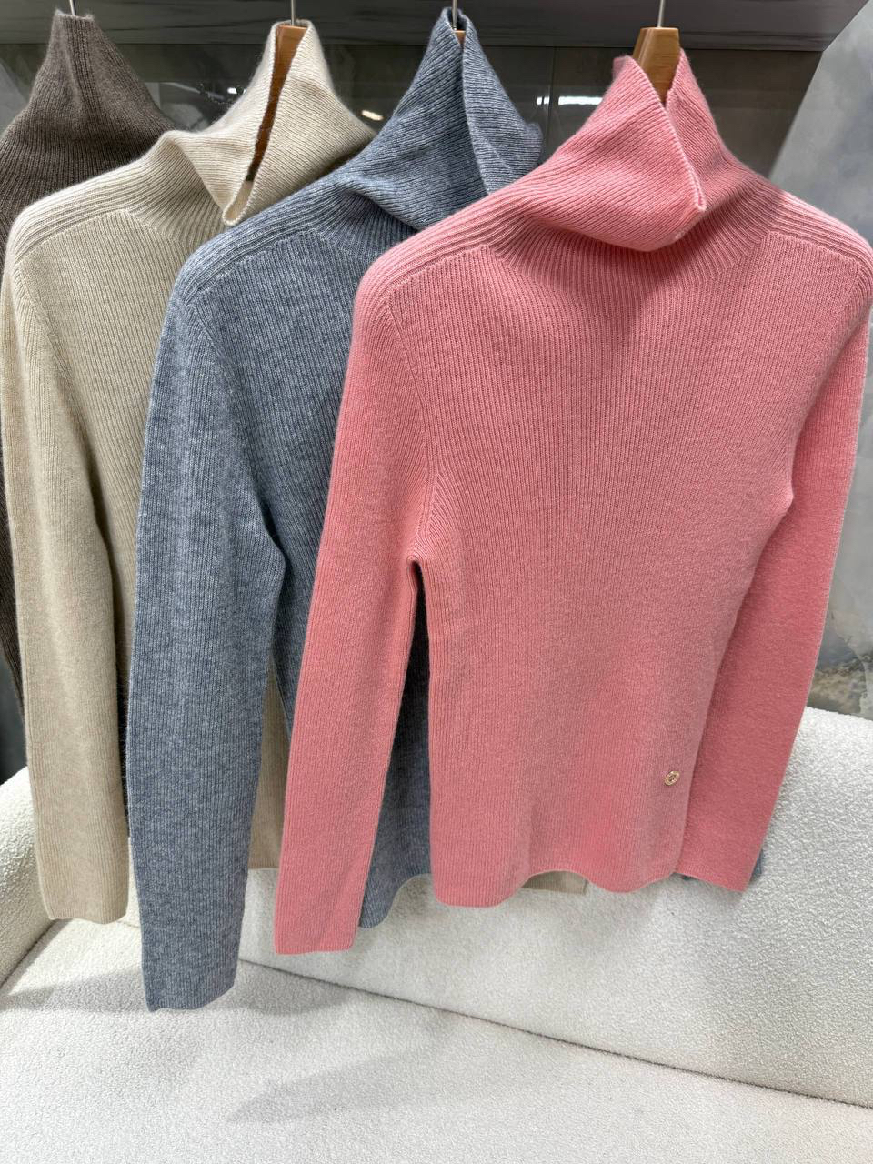 ВОДОЛАЗКА LORO PIANA детальное фото