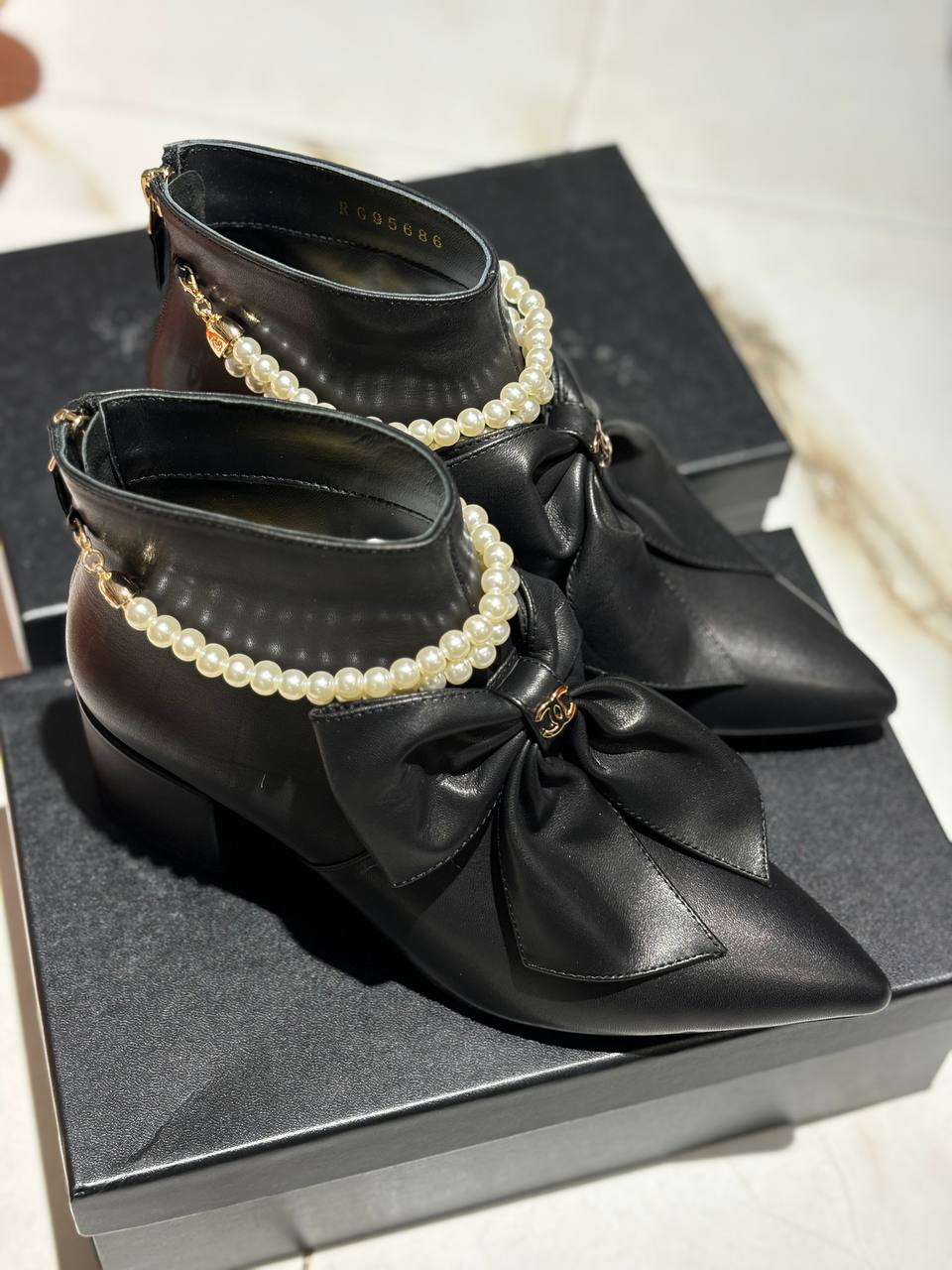 БОТИЛЬОНЫ CHANEL детальное фото