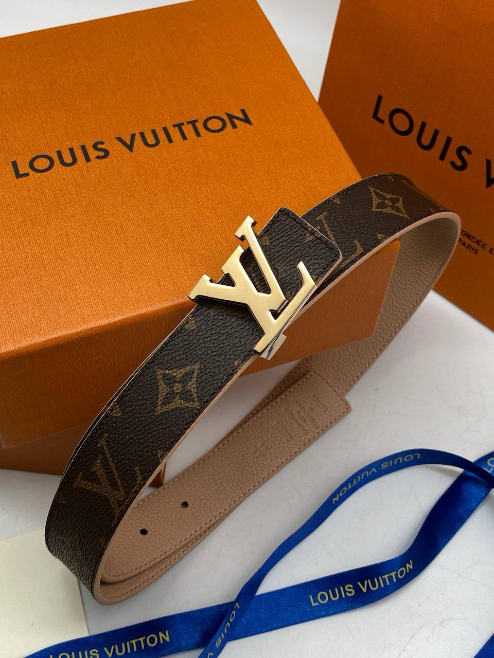 ЖЕНСКИЙ РЕМЕНЬ LOUIS VUITTON детальное фото