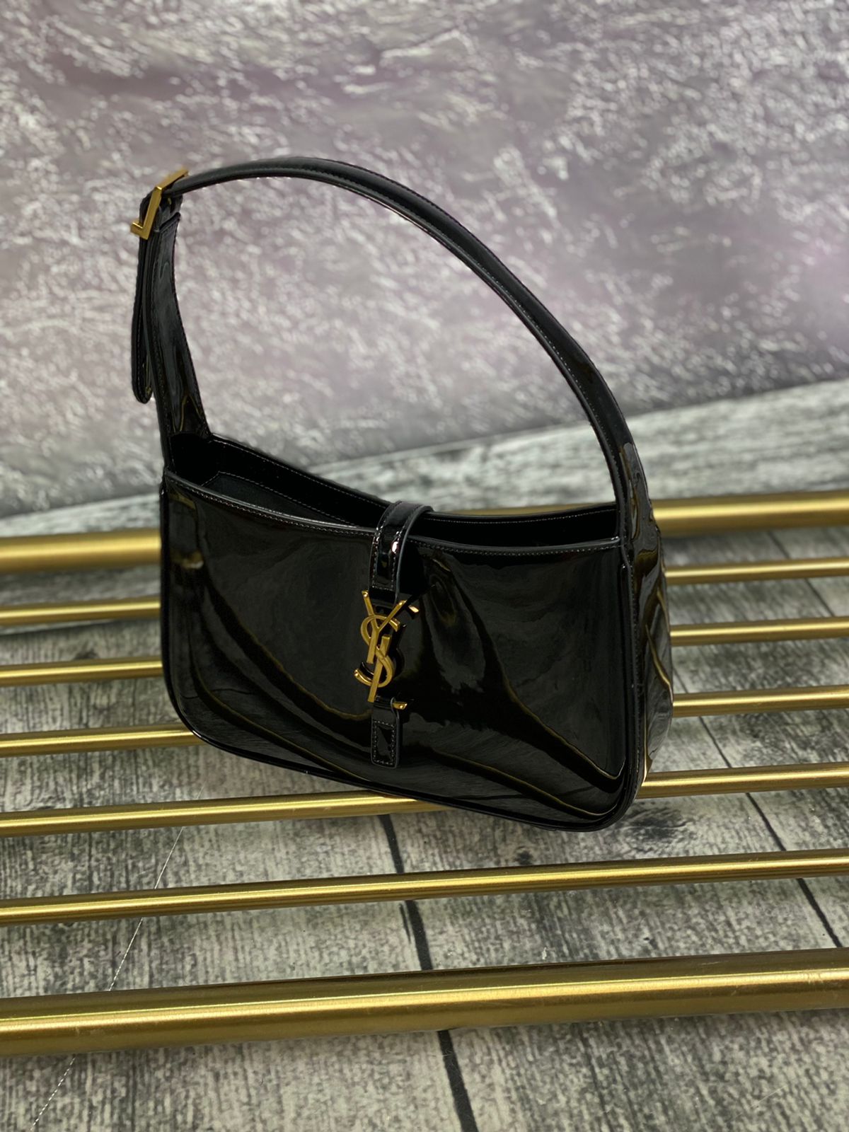 СУМКА SAINT LAURENT детальное фото