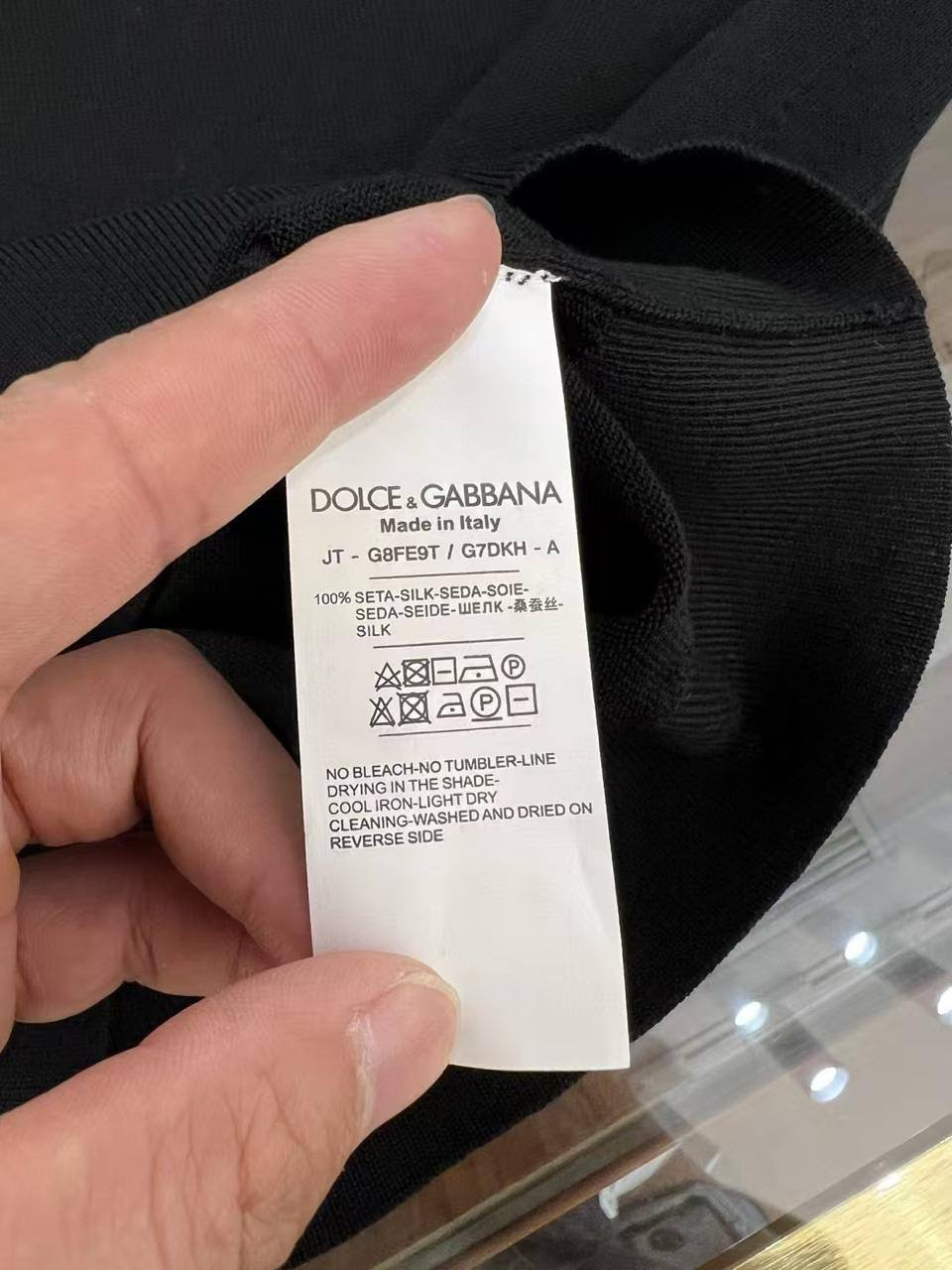 МУЖСКАЯ ФУТБОЛКА DOLCE & GABBANA детальное фото