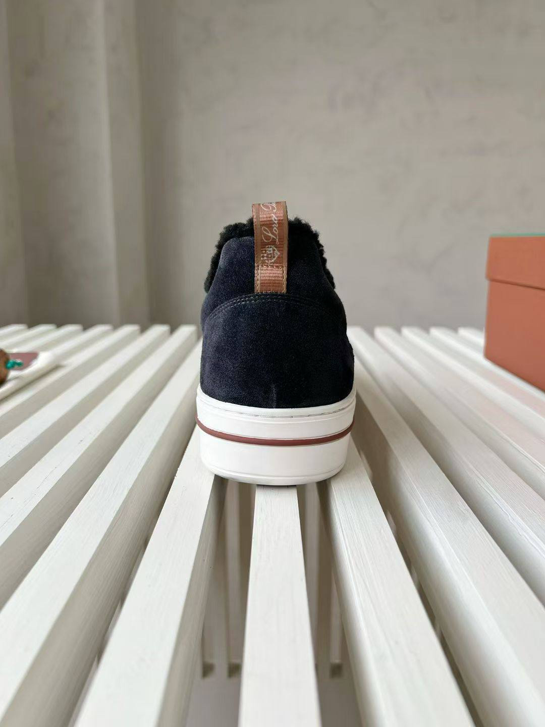 МУЖСКИЕ КЕДЫ LORO PIANA детальное фото