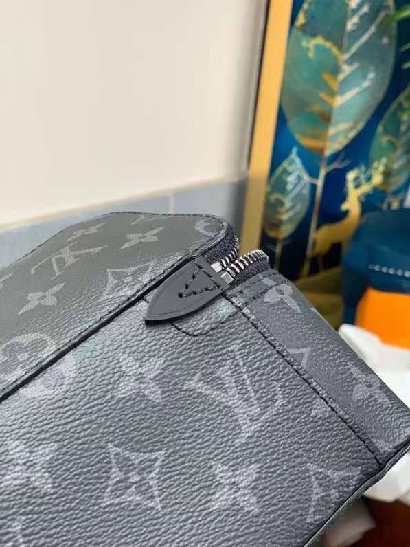 МУЖСКОЙ НЕСЕССЕР КОСМЕТИЧКА LOUIS VUITTON детальное фото