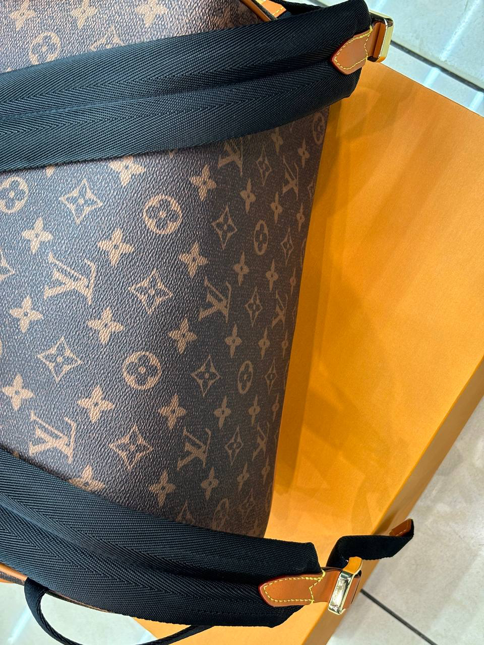 МУЖСКОЙ РЮКЗАК LOUIS VUITTON детальное фото