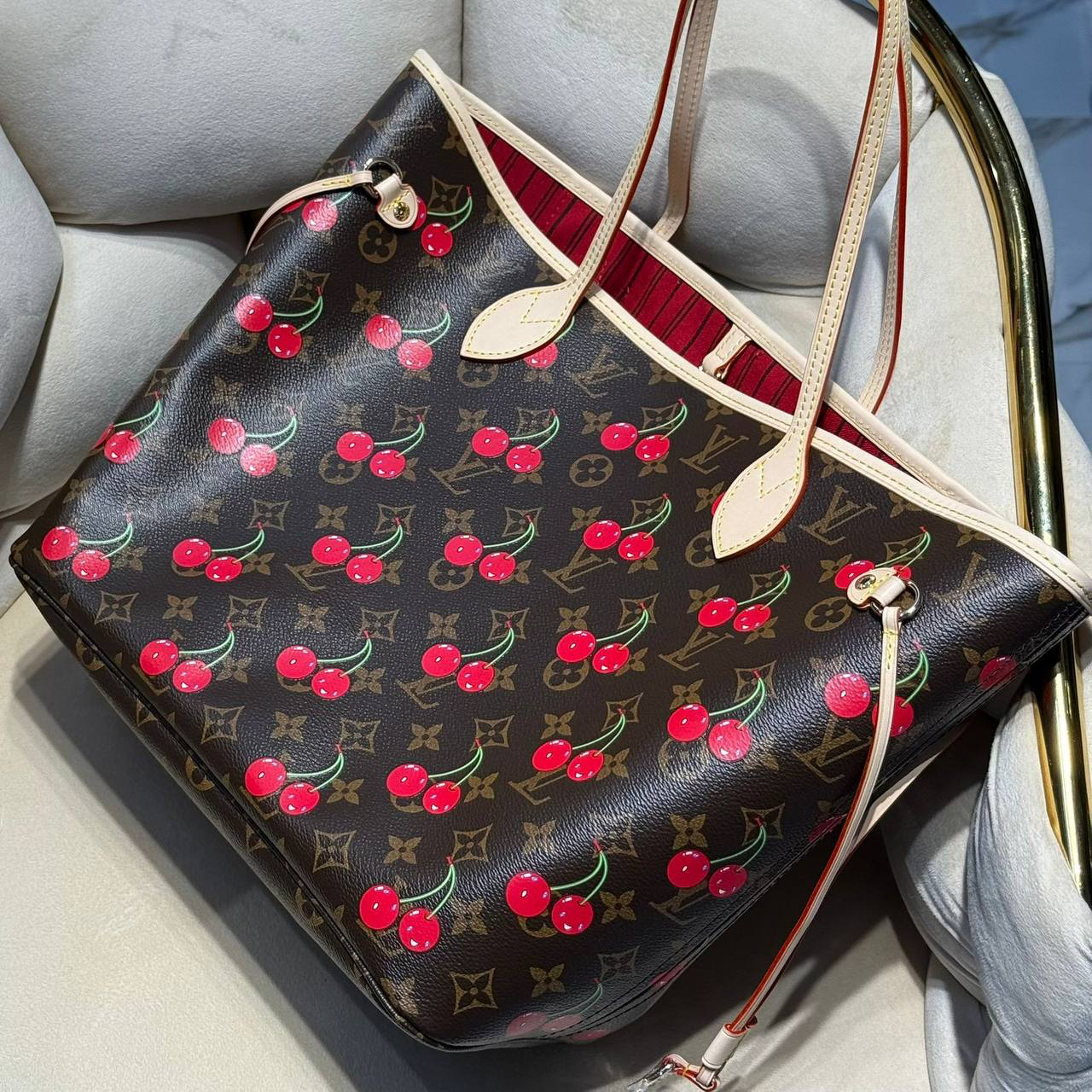 СУМКА LOUIS VUITTON детальное фото