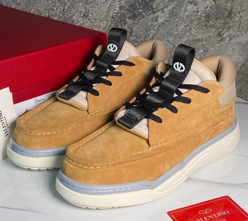 МУЖСКИЕ КРОССОВКИ VALENTINO фото