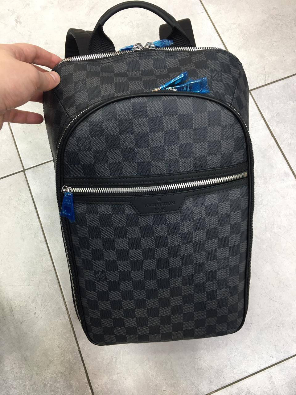 МУЖСКОЙ РЮКЗАК LOUIS VUITTON детальное фото