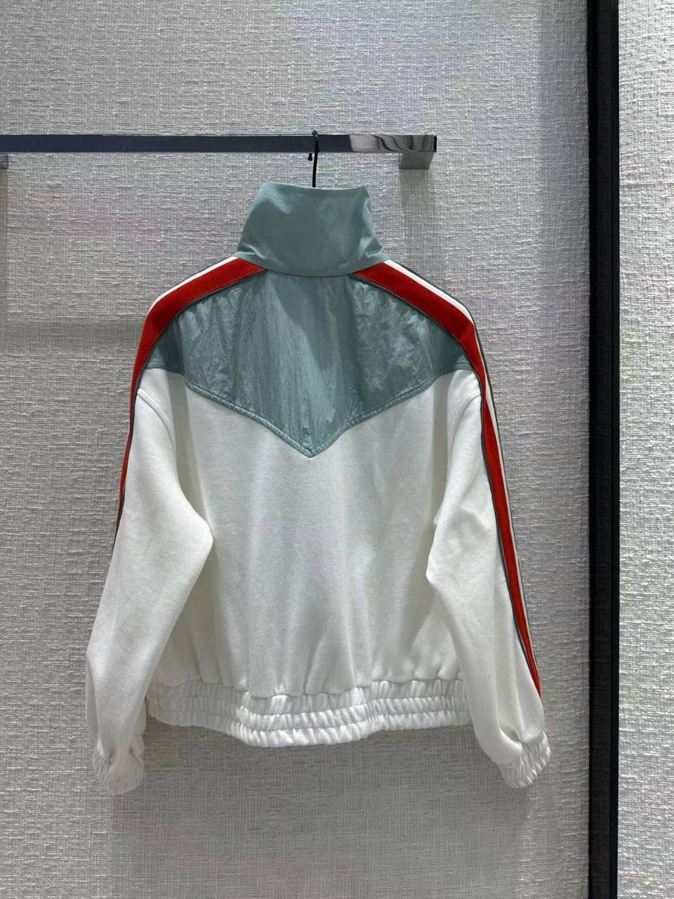 КОСТЮМ GUCCI детальное фото