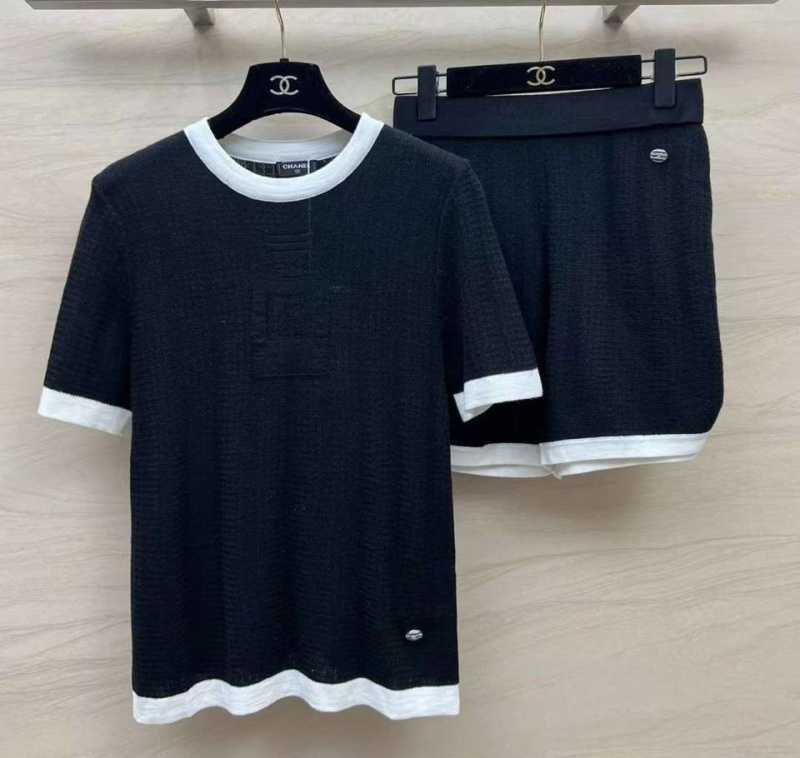 КОСТЮМ CHANEL фото